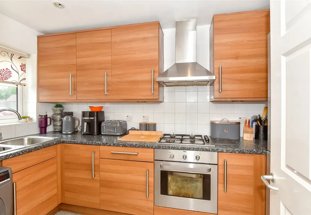 Kitchen - Ash Close, Littlehampton, West Sussex - Wards of Kent