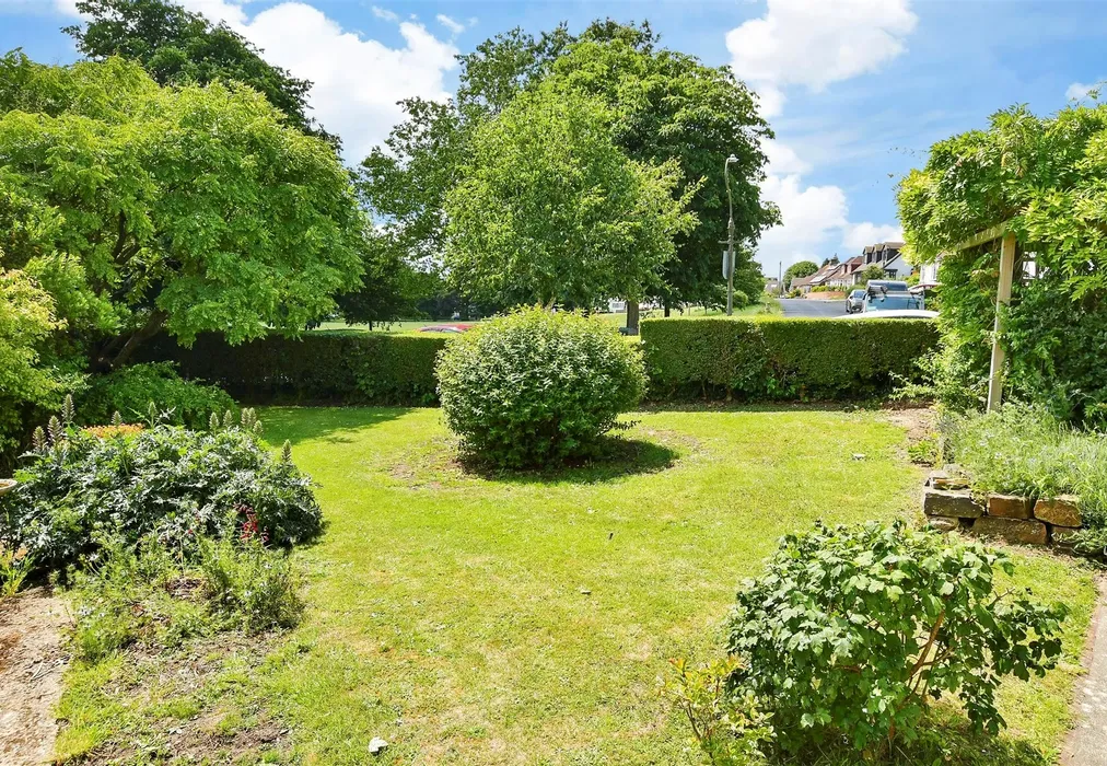 Front Garden - Mackie Avenue, Patcham, Brighton, East Sussex - Wards of Kent