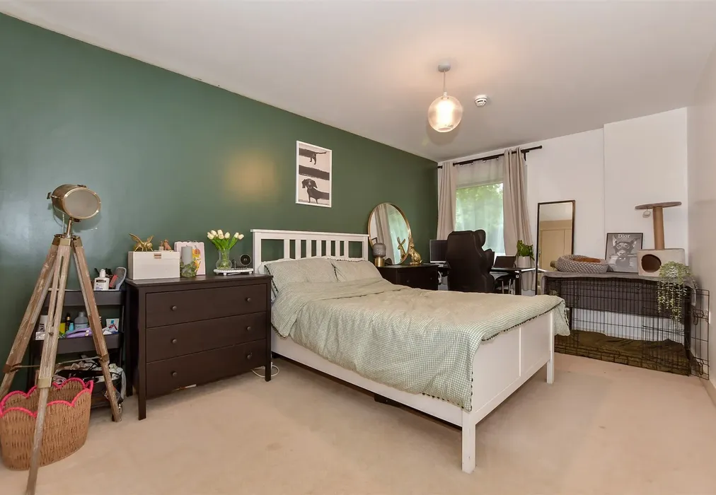 Bedroom - Sandling Lane, Penenden Heath, Maidstone, Kent - Wards of Kent