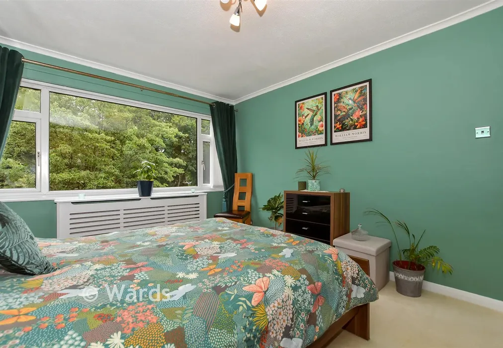 Bedroom 1 - Ham Lane, Lenham, Maidstone, Kent - Wards of Kent