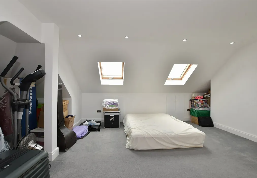 Bedroom 1 - Chadwell Avenue, Romford, Essex - Wards of Kent