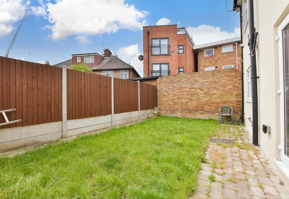 Rear Garden - Chadwell Avenue, Romford, Essex - Wards of Kent