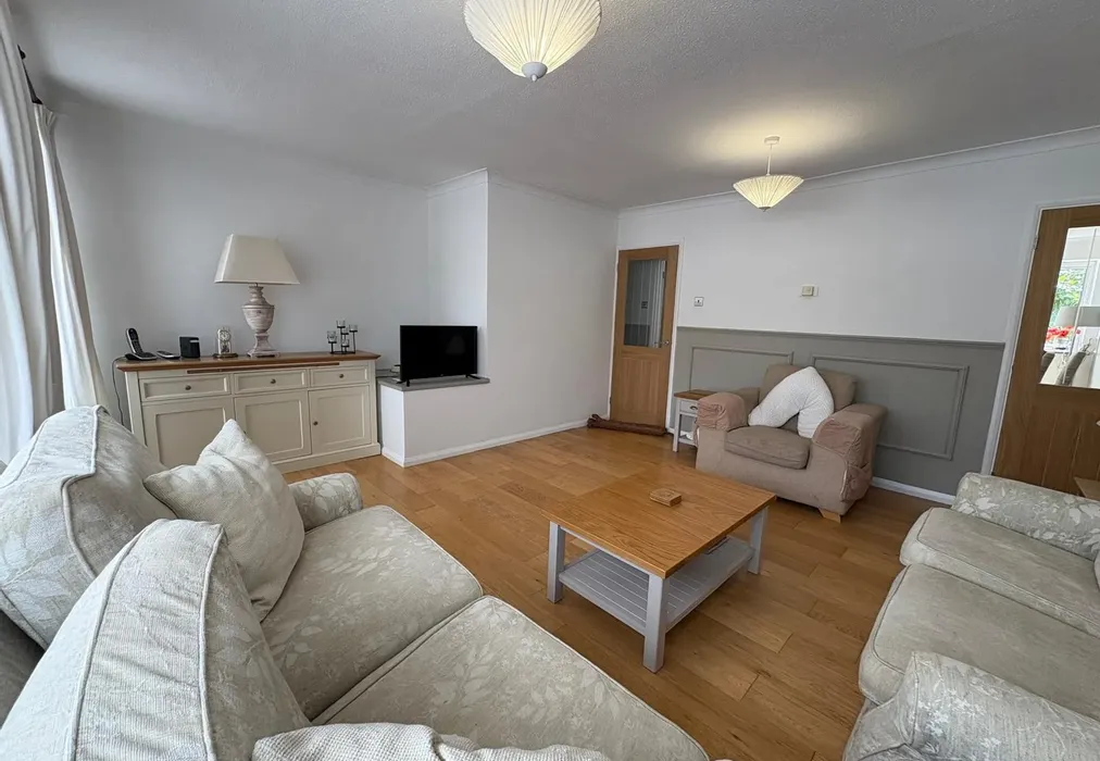 Lounge - Woodside Road, Tonbridge, Kent - Wards of Kent