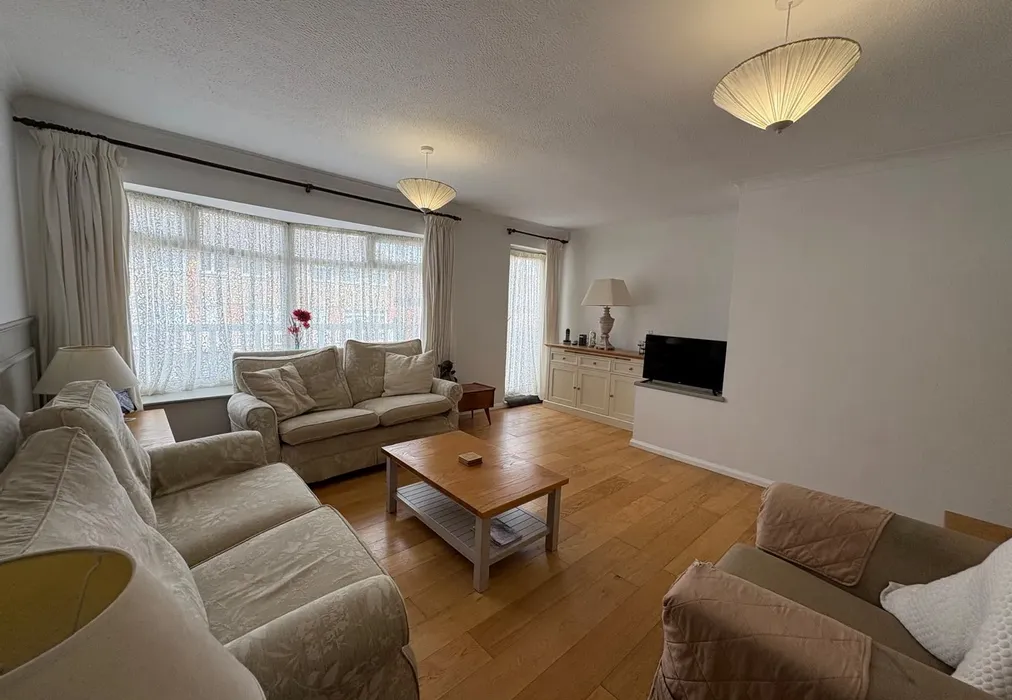 Lounge - Woodside Road, Tonbridge, Kent - Wards of Kent