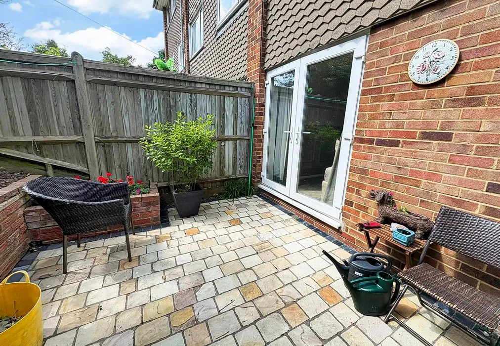 Patio - Woodside Road, Tonbridge, Kent - Wards of Kent