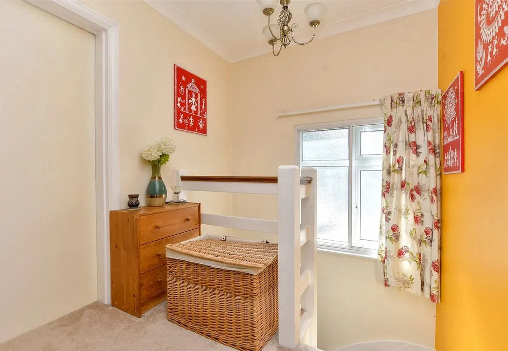 Landing - Purley Oaks Road, South Croydon, Surrey - Wards of Kent