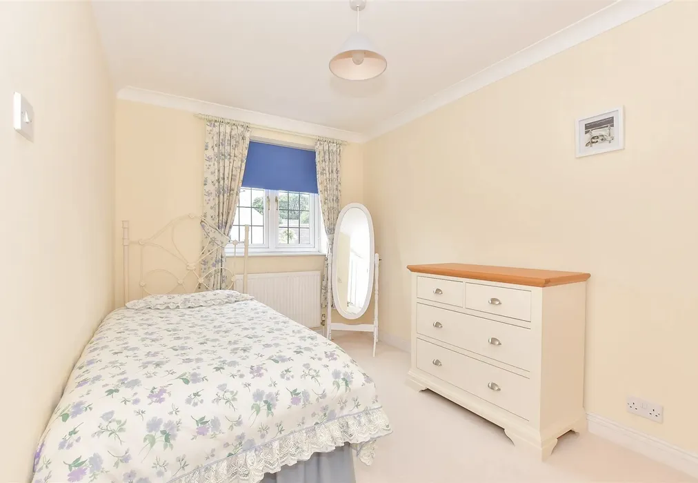 Bedroom 2 - Manor Road, Deal, Kent - Wards of Kent