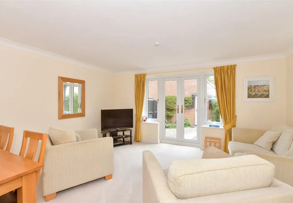 Lounge/Diner - Manor Road, Deal, Kent - Wards of Kent