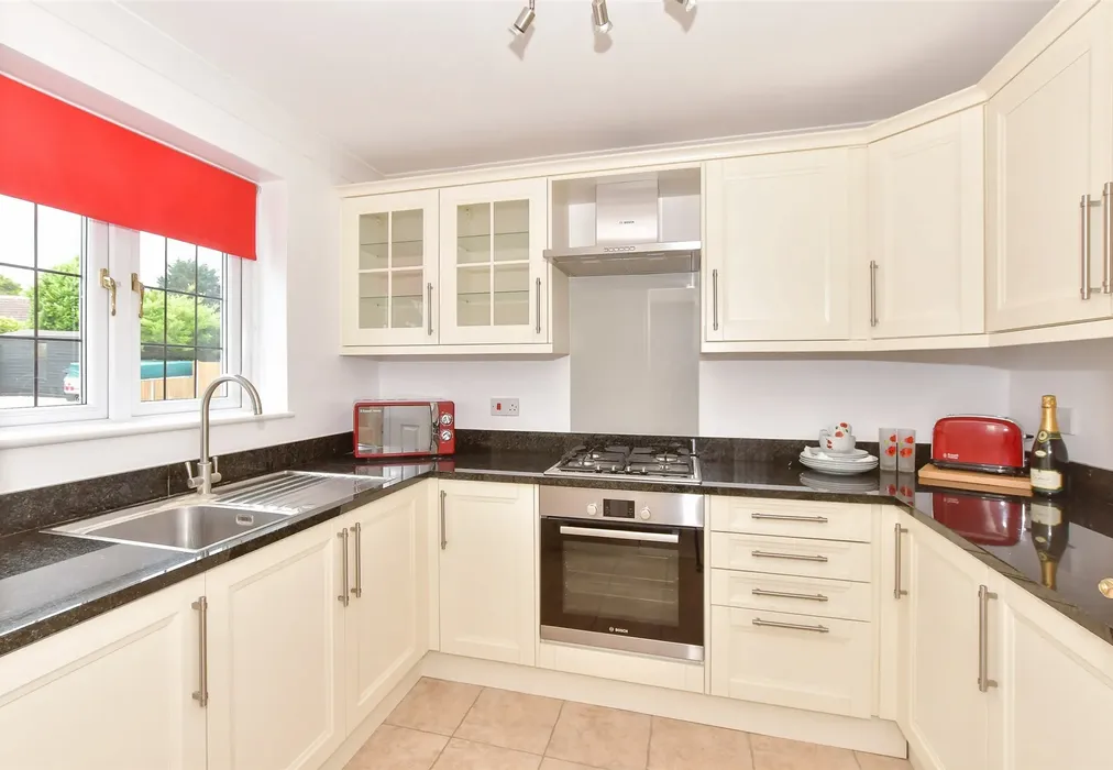 Kitchen - Manor Road, Deal, Kent - Wards of Kent