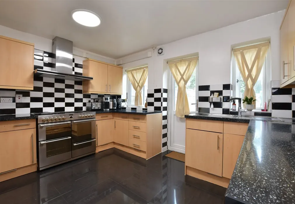 Kitchen - Branch Road, Ilford, Essex - Wards of Kent