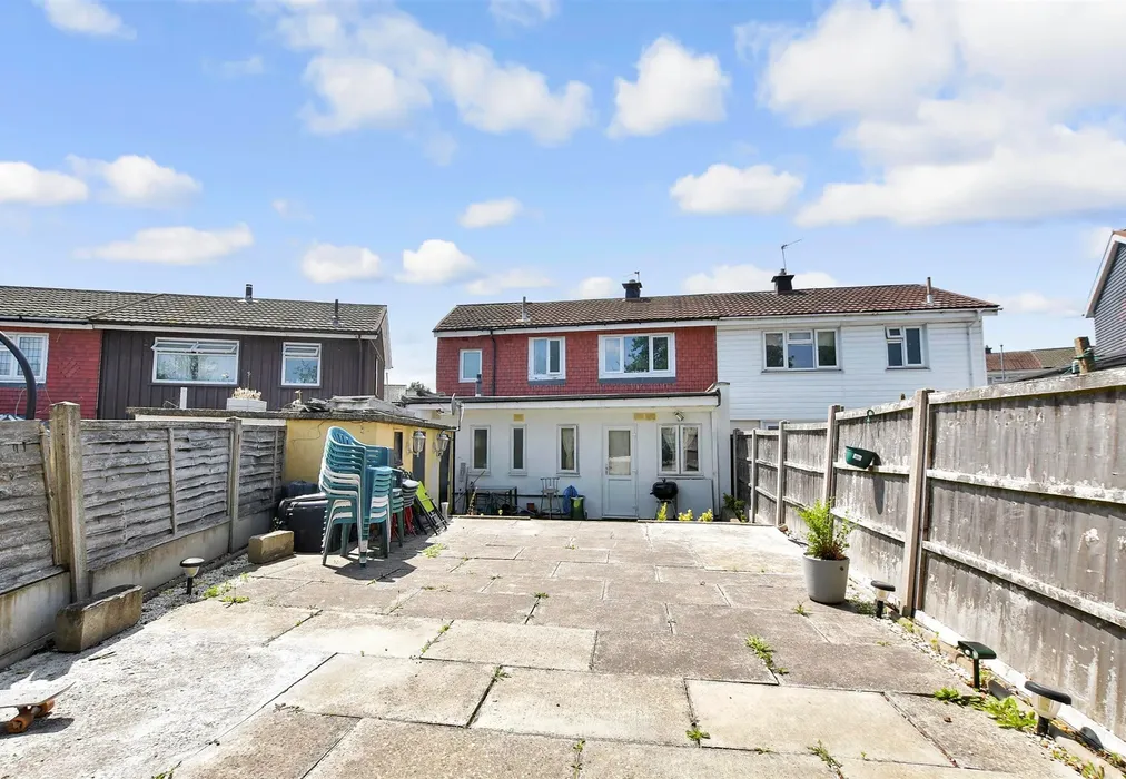 Rear Garden - Branch Road, Ilford, Essex - Wards of Kent