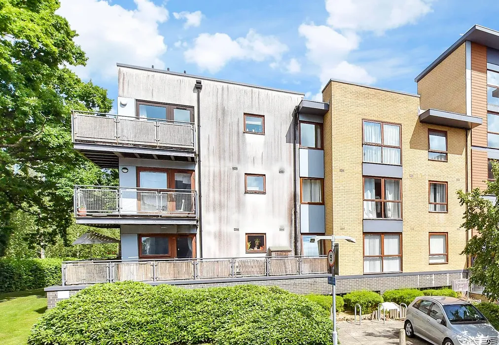 External (Web) - Commonwealth Drive, Three Bridges, Crawley, West Sussex - Wards of Kent