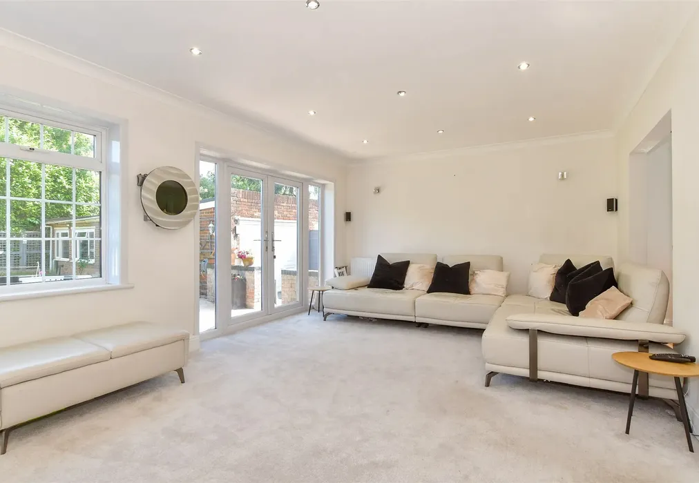 Lounge - Stangate Road, Strood, Rochester, Kent - Wards of Kent