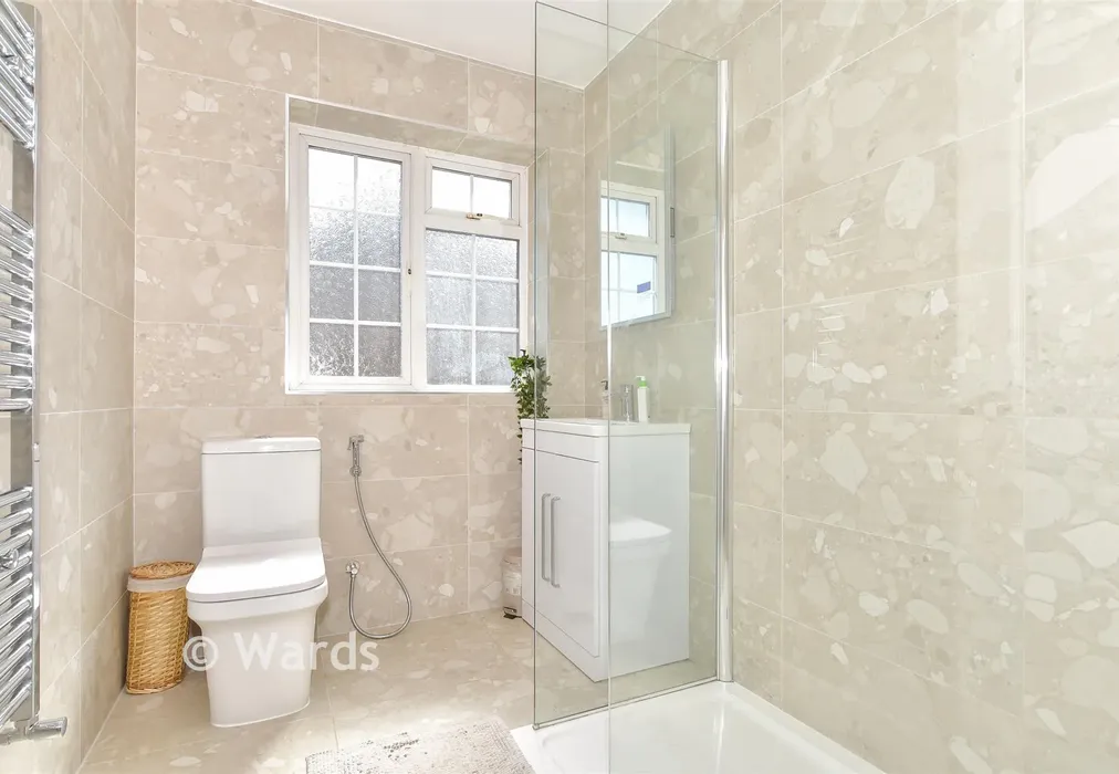 Bathroom - Stangate Road, Strood, Rochester, Kent - Wards of Kent