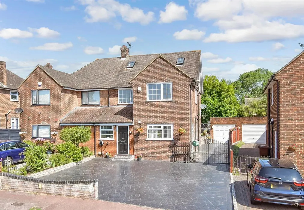 Front Web - Stangate Road, Strood, Rochester, Kent - Wards of Kent