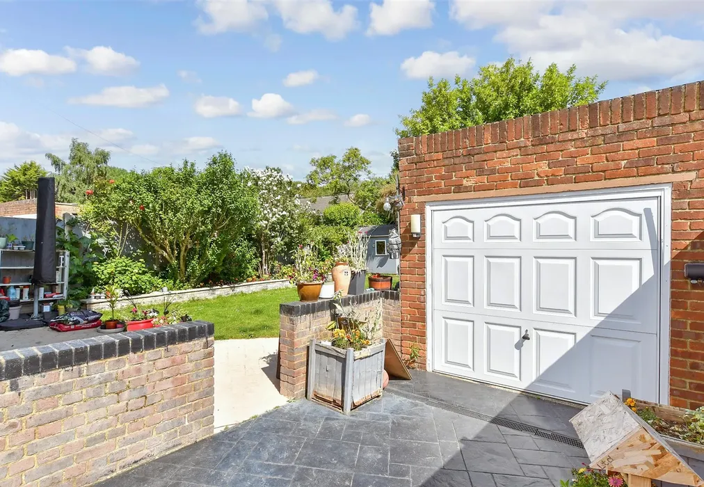 Garage - Stangate Road, Strood, Rochester, Kent - Wards of Kent