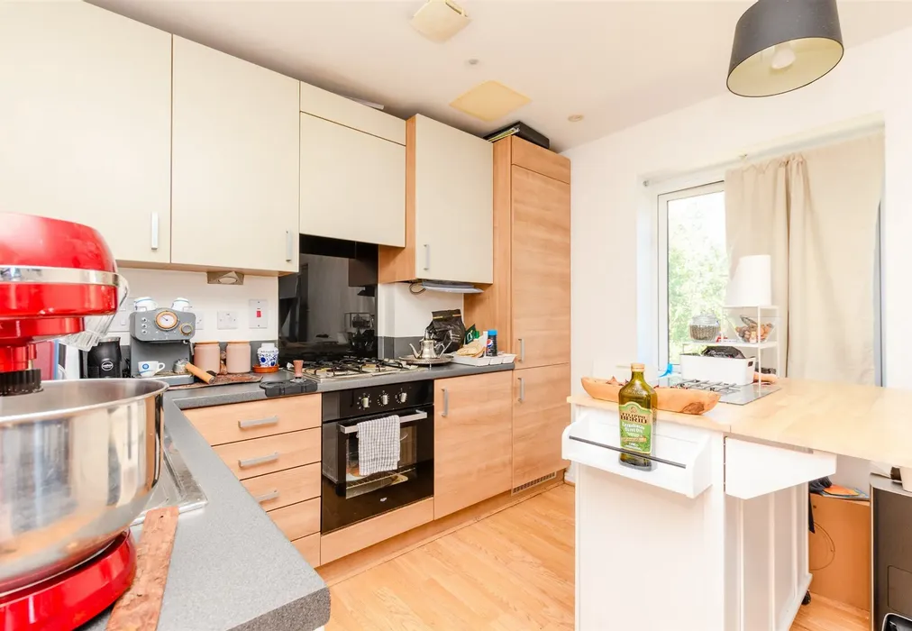 Lounge/Kitchen - Springhead Parkway, Northfleet, Gravesend, Kent - Wards of Kent