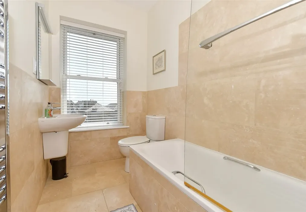 Bathroom - Hambrough Road, Ventnor, Isle of Wight - Wards of Kent