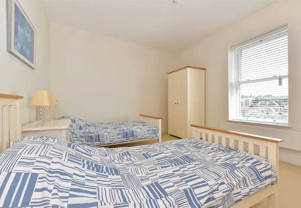 Bedroom 3 - Hambrough Road, Ventnor, Isle of Wight - Wards of Kent
