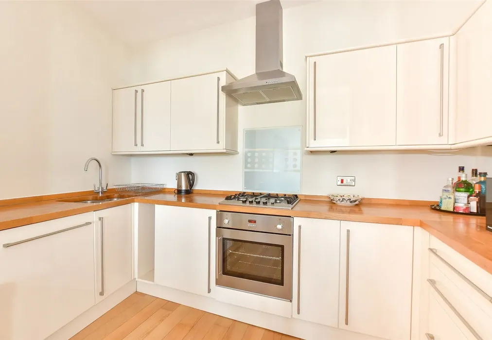 Kitchen - Hambrough Road, Ventnor, Isle of Wight - Wards of Kent