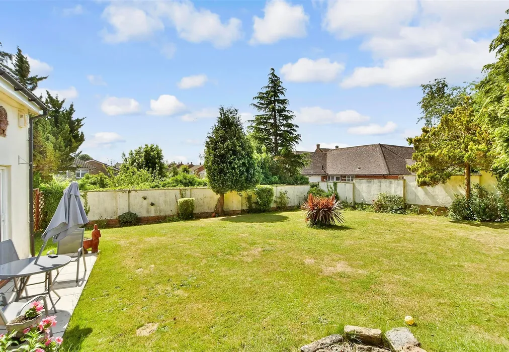 Front Garden - Borden Lane, Sittingbourne, Kent - Wards of Kent