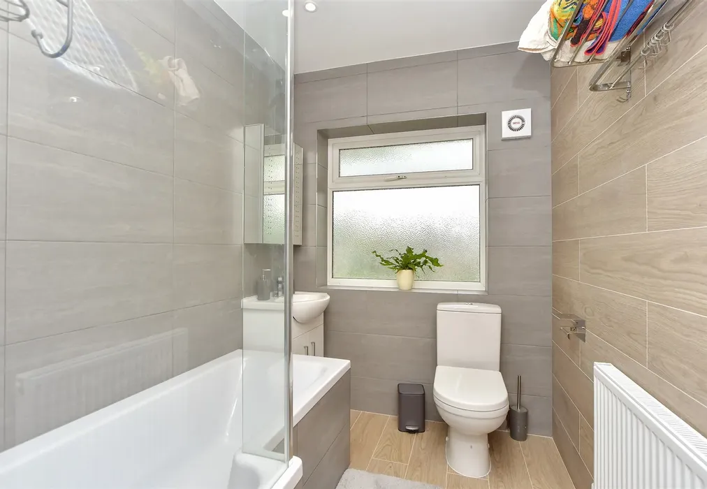 Bathroom - Borden Lane, Sittingbourne, Kent - Wards of Kent