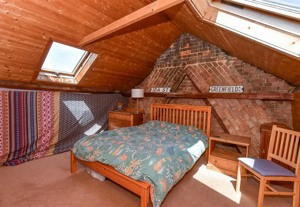 Loft Room - College Road, Deal, Kent - Wards of Kent