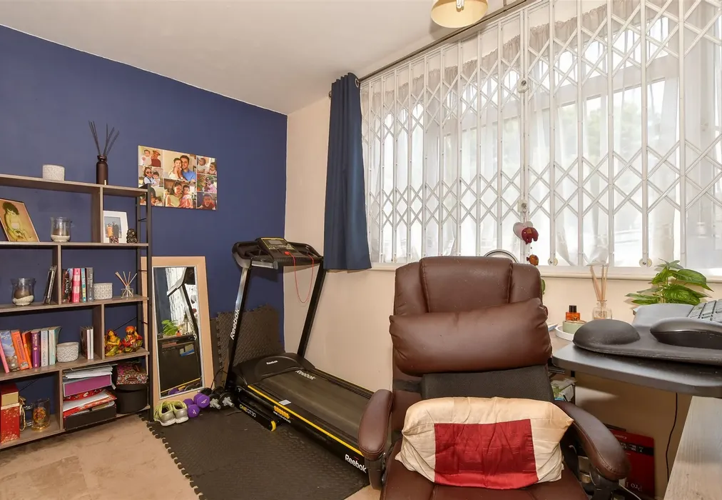 Bedroom 3 - Chatham Grove, Chatham, Kent - Wards of Kent