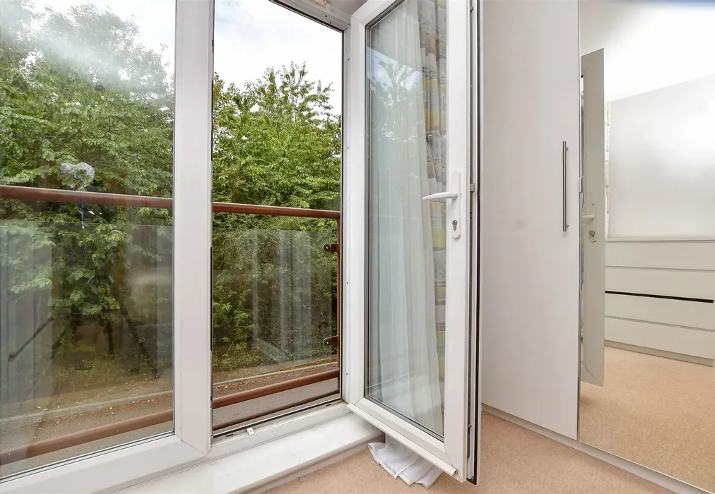Internal Lifestyle Photograph - Godstone Road, Kenley, Surrey - Wards of Kent