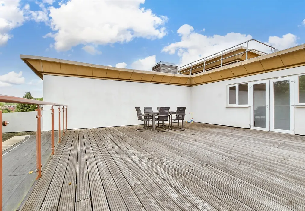 External Feature - Godstone Road, Kenley, Surrey - Wards of Kent