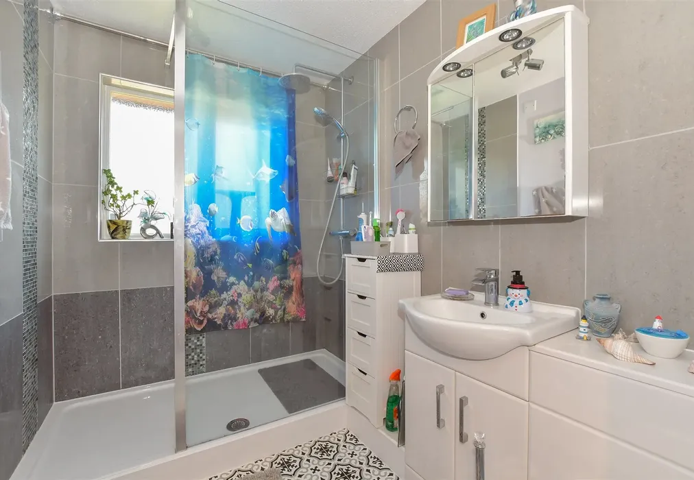 Bathroom - Lancelot Close, Ifield, Crawley, West Sussex - Wards of Kent