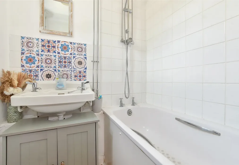 Bathroom - Mill Lane, Eastry, Sandwich, Kent - Wards of Kent