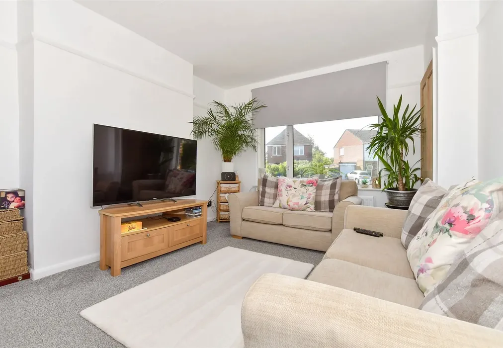 Lounge/ Diner - Mill Lane, Eastry, Sandwich, Kent - Wards of Kent