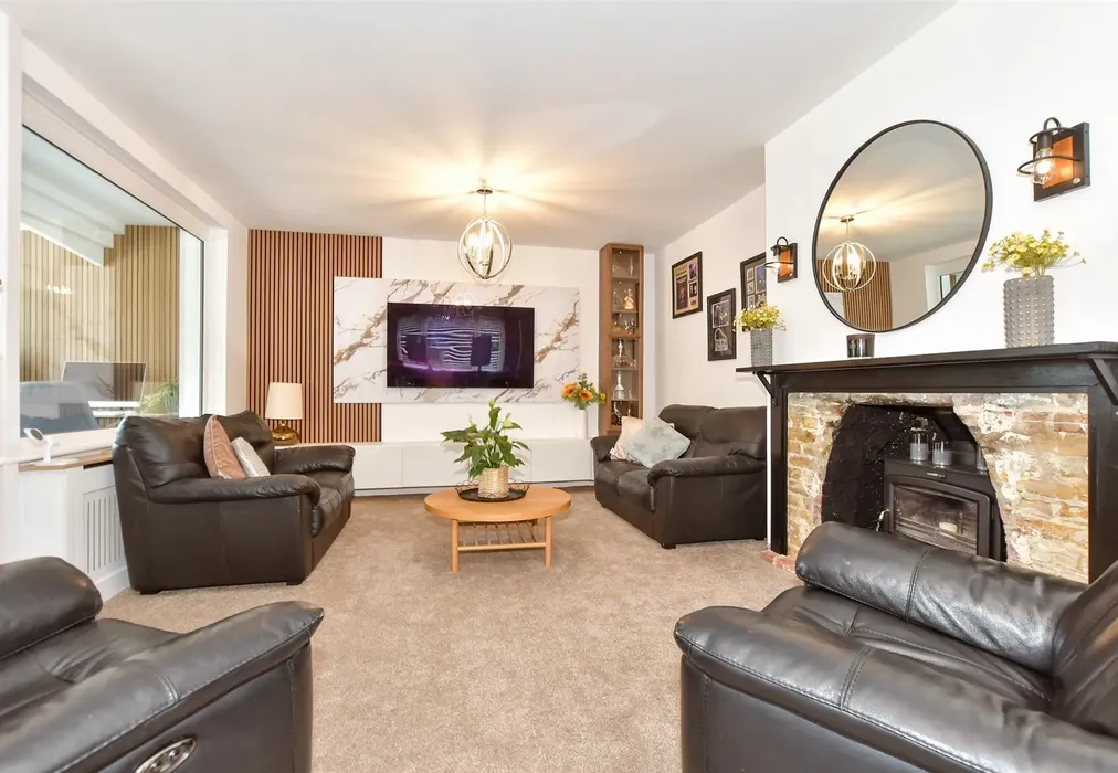 Sitting Room - Pembroke Avenue, Margate, Kent - Wards of Kent
