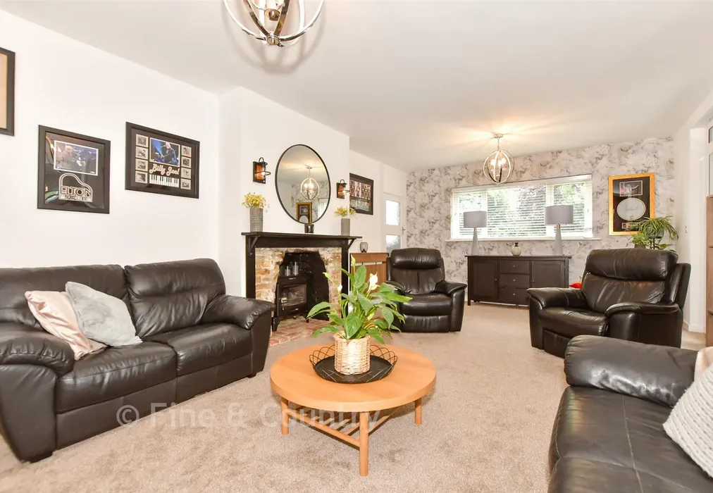 Sitting Room - Pembroke Avenue, Margate, Kent - Wards of Kent