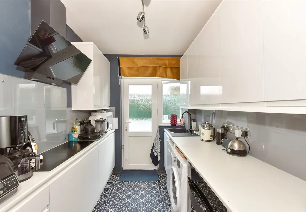 Kitchen - Sturry Road, Canterbury, Kent - Wards of Kent