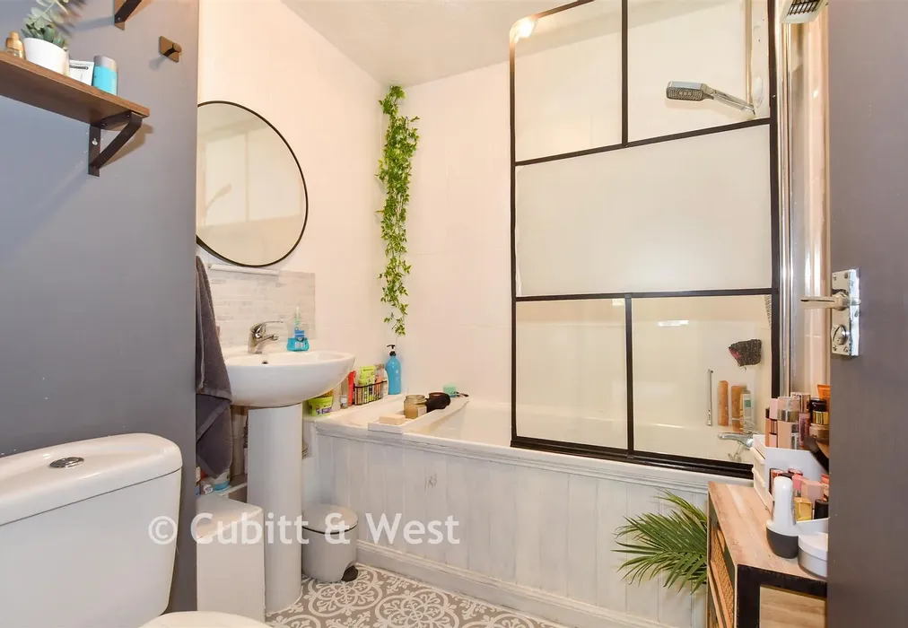 Bathroom - Bolton Road, Maidenbower, Crawley, West Sussex - Wards of Kent
