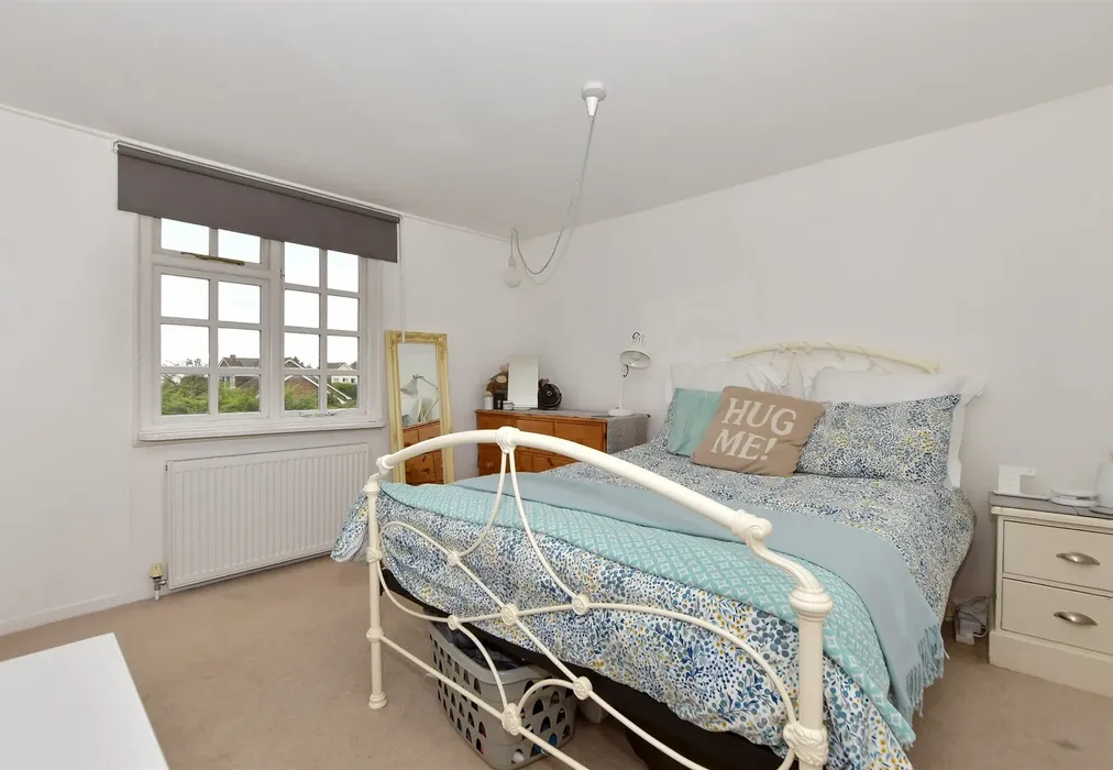 Bedroom 1 - Teston Road, Offham, West Malling, Kent - Wards of Kent