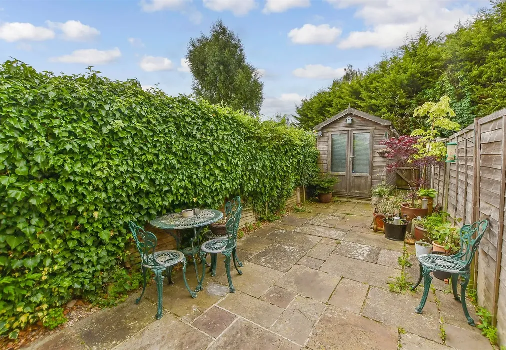 Rear Garden - Teston Road, Offham, West Malling, Kent - Wards of Kent
