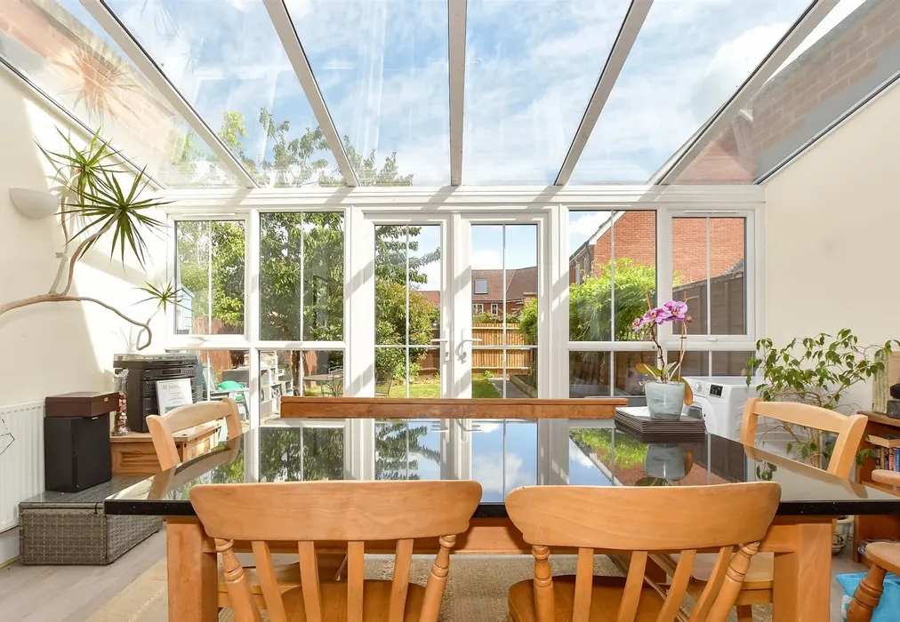 Dining Area - Flint Close, Horley, Surrey - Wards of Kent