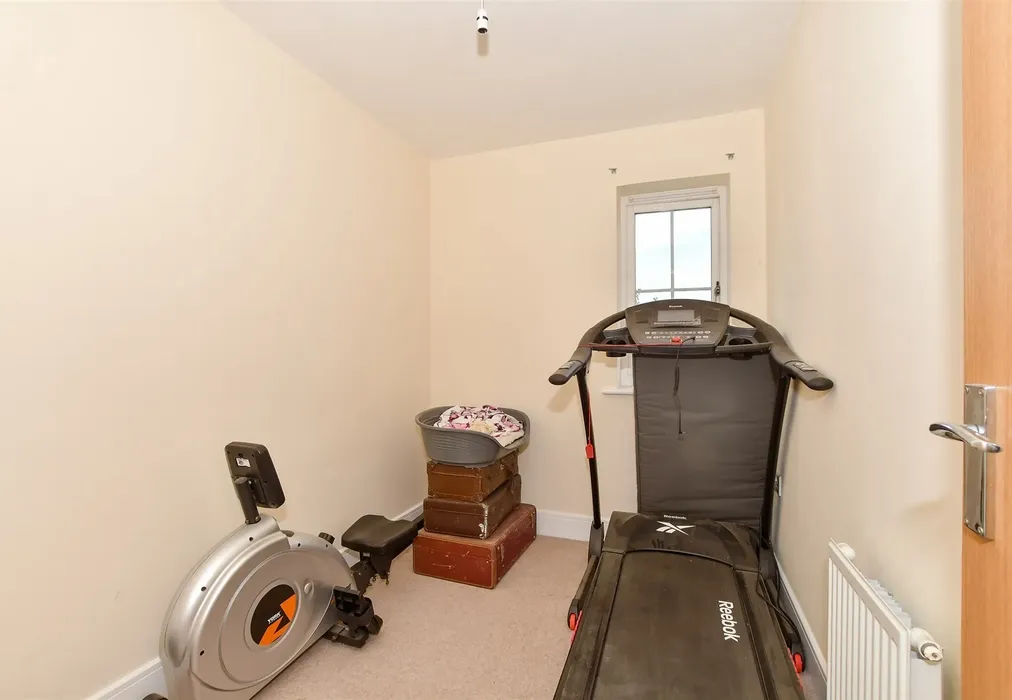 Bedroom 4 - Flint Close, Horley, Surrey - Wards of Kent