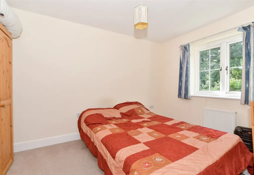 Bedroom 3 - Flint Close, Horley, Surrey - Wards of Kent