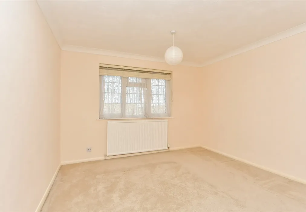 Bedroom 1 - Macklands Way, Rainham, Kent - Wards of Kent