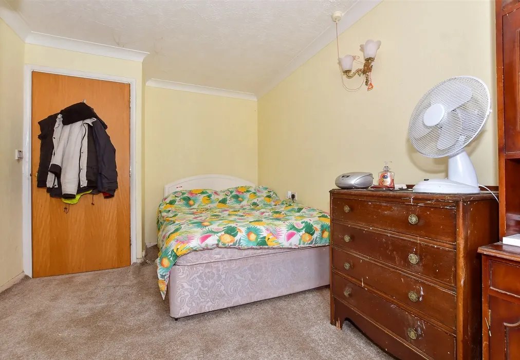 Bedroom - The Bayle, Folkestone, Kent - Wards of Kent
