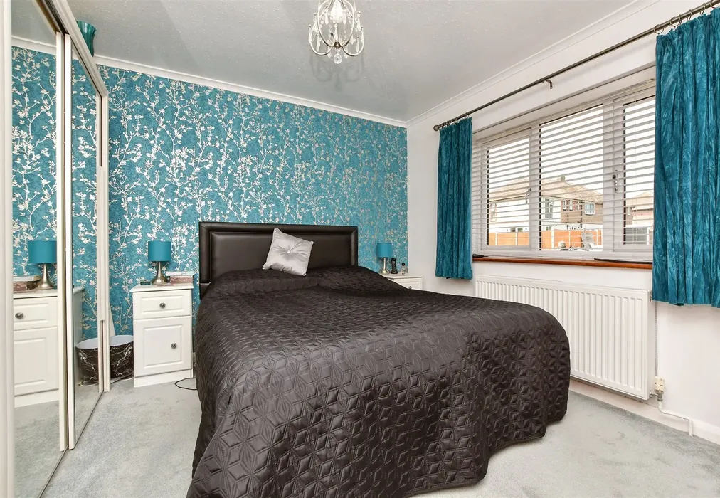 Bedroom 1 - Princes Gardens, Margate, Kent - Wards of Kent