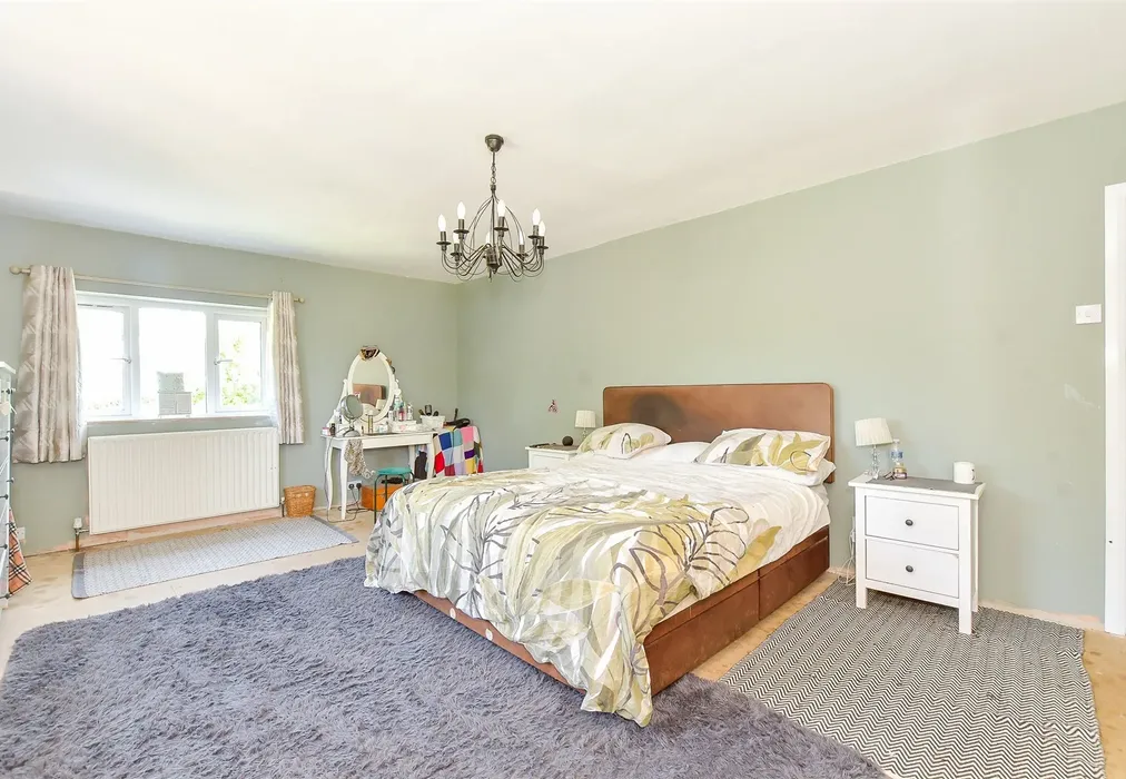 Bedroom 1 - Chalk Lane, Sidlesham, Chichester, West Sussex - Wards of Kent