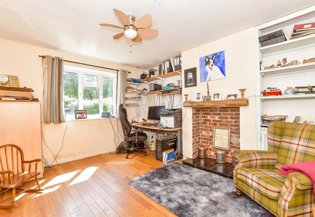 Study - Chalk Lane, Sidlesham, Chichester, West Sussex - Wards of Kent