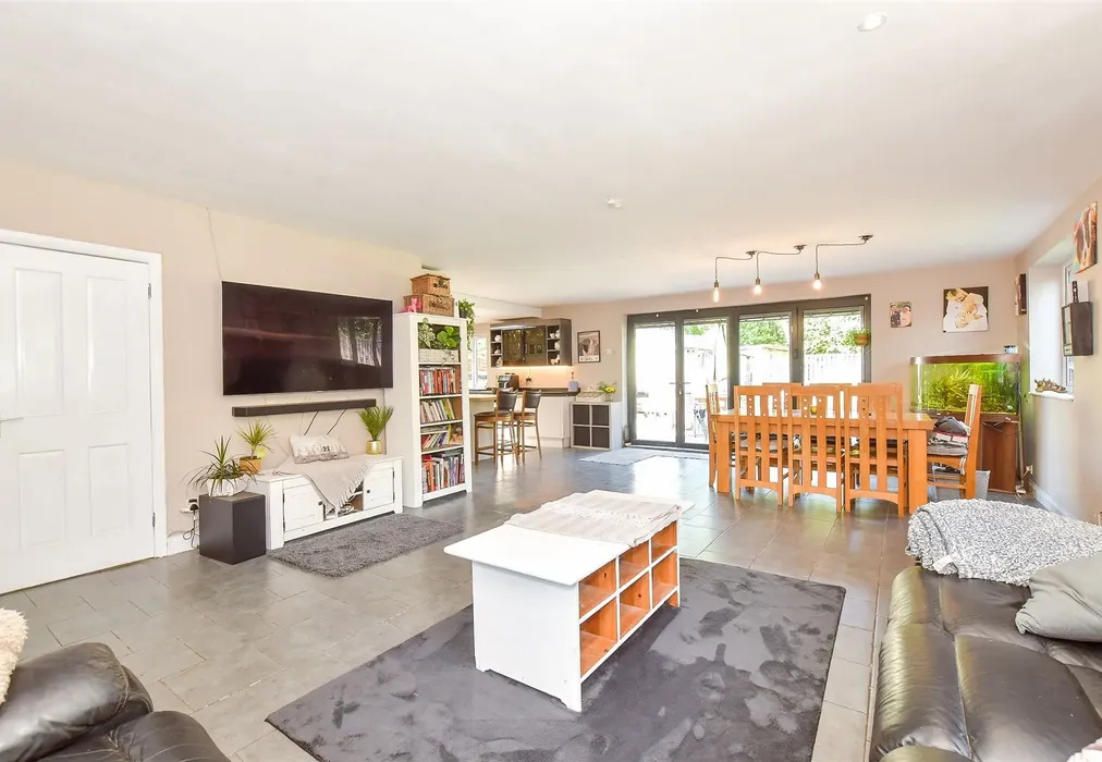 Lounge/Diner - Chalk Lane, Sidlesham, Chichester, West Sussex - Wards of Kent