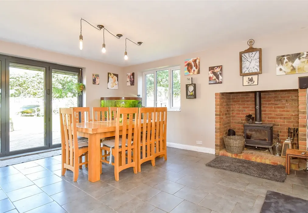 Lounge/Diner - Chalk Lane, Sidlesham, Chichester, West Sussex - Wards of Kent