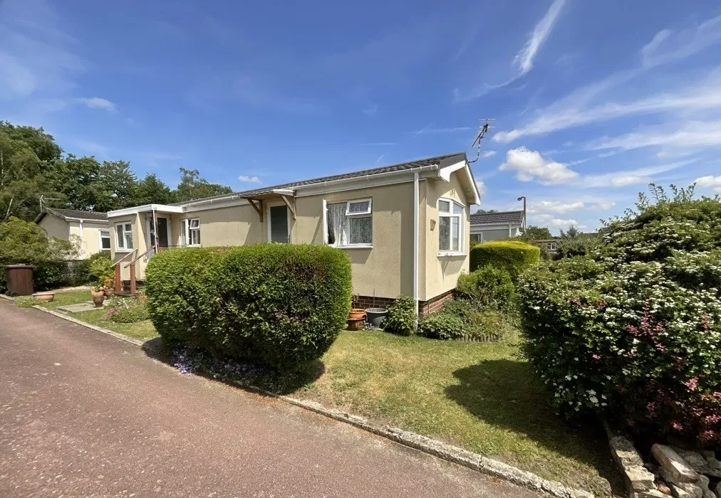 Front - Durford Road, Petersfield, Hampshire - Wards of Kent